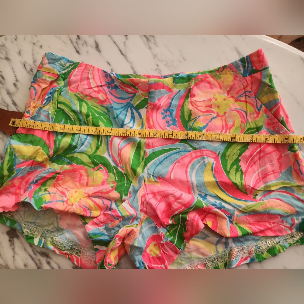 Womens Lilly Pulitzer Colorful Elephant Print Shorts~size 8 - Picture 7 of 9